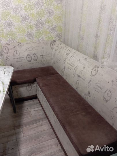 Кухонный уголок со спальным местом