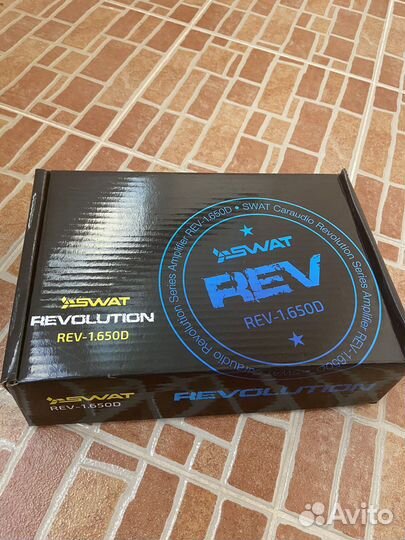 Автомобильный усилитель для сабвуфера