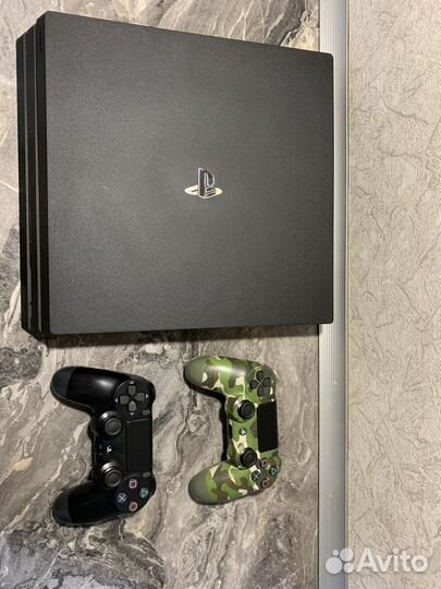 Playstation 4 Pro + 2 джостика + FIFA24
