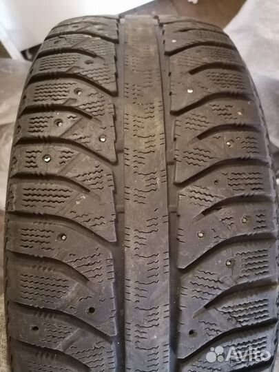 Bridgestone Ice Cruiser 7000 215/55 R16