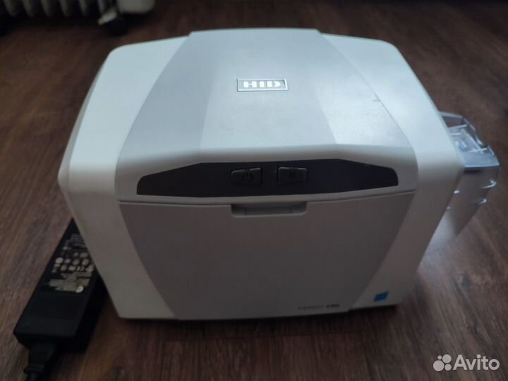 Принтер для пластиковых карт Fargo с 50