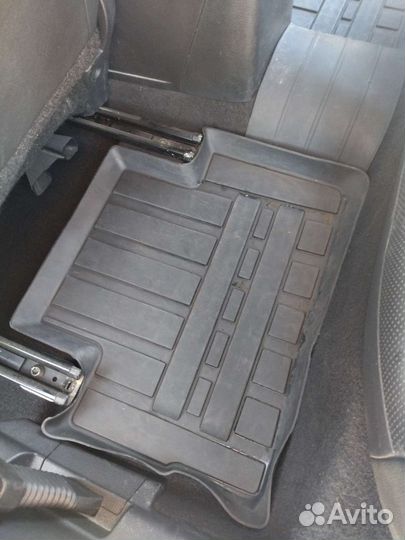 Автомобильные коврики резиновые