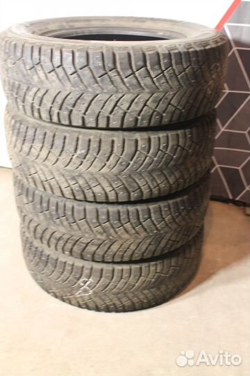 Michelin X-Ice North 4 215/65 R16 102T