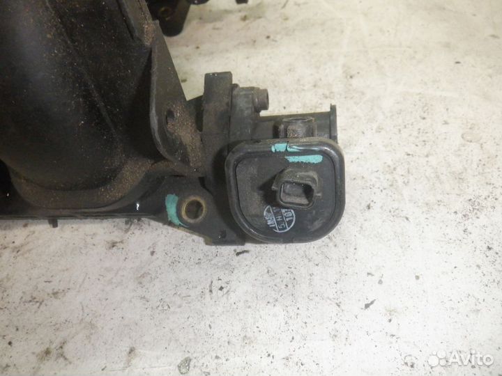 Впускной коллектор Ниссан