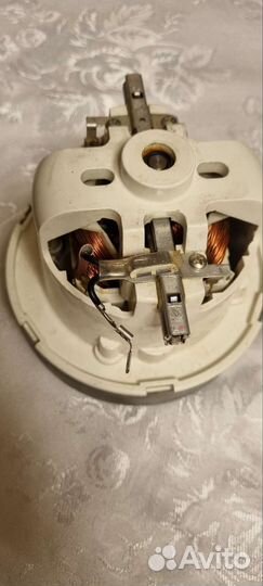 Двигатель немецкого пылесоса Eio 1000W
