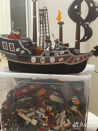 Lego корабль и lego детали