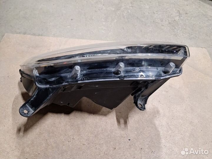 Фара правая Renault Logan 2 Sandero 2