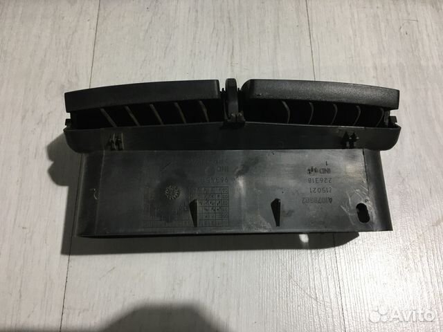 Дефлектор центральный peugeot 307 1.6 ат хетчбек