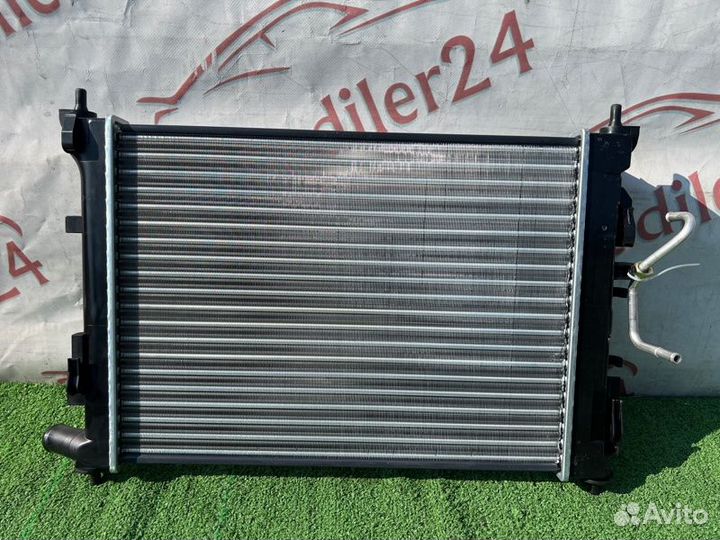 Радиатор охлаждения передний Hyundai Solaris HCR