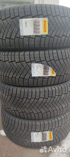 Pirelli Ice Zero FR 255/45 R20 105H