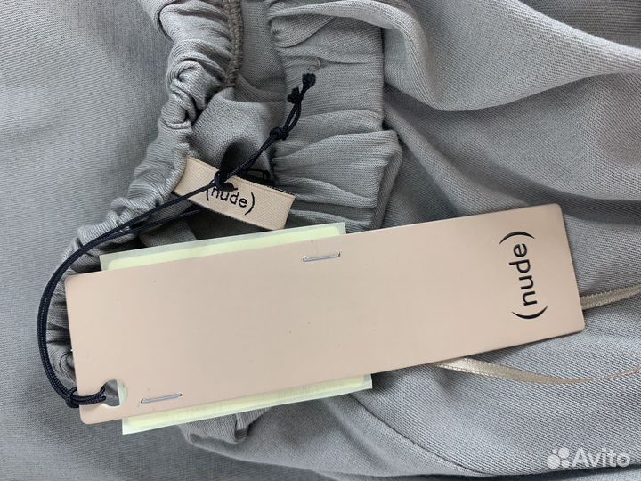 Красивое платье на одно плечо Nude Италия