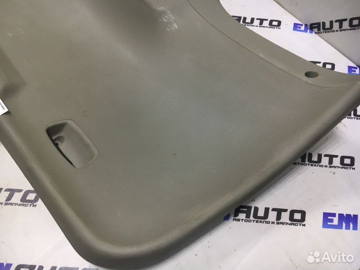 Обшивка крышки багажника Рено Сценик 2