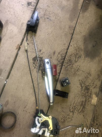 Замок передней левой двери mitsubishi lancer 9