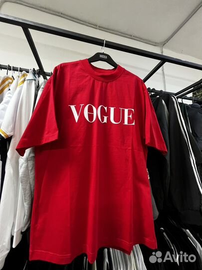 Футболка Balenciaga Vogue