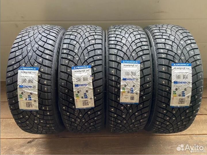 Triangle IcelynX TI501 215/55 R17 98T