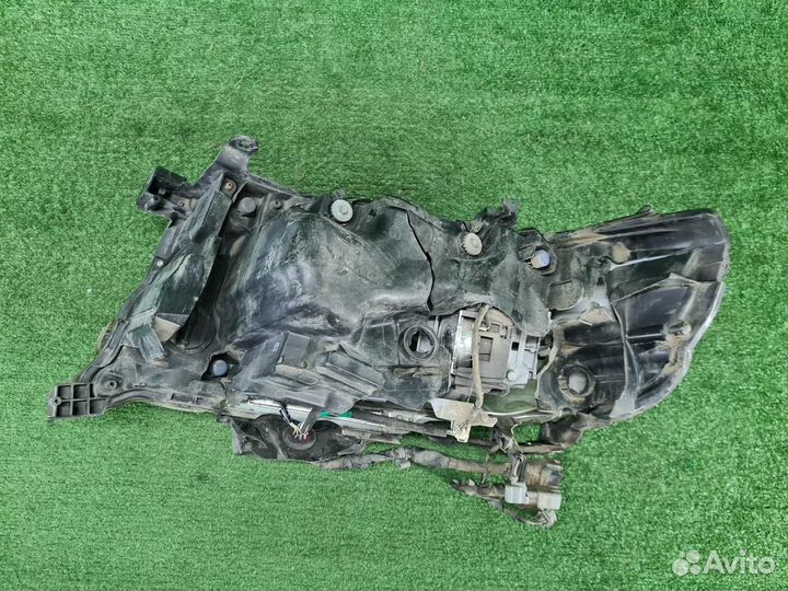 Фара правая Toyota Land Cruiser