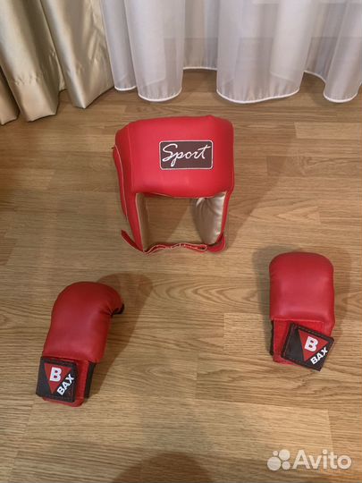 Шлем и перчатки