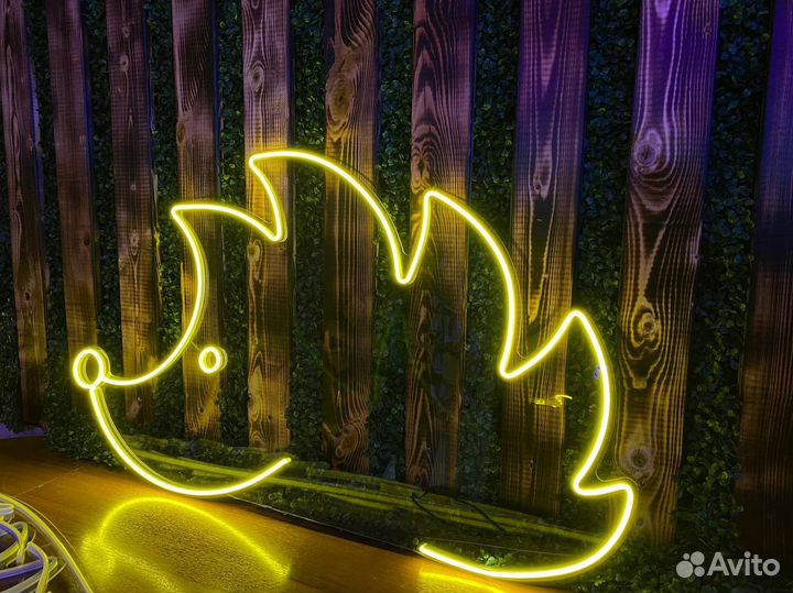 Неоновая вывеска. Дизайн в подарок