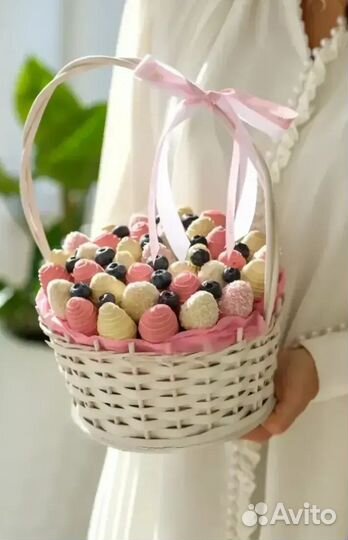 Корзины с клубникой в шоколаде