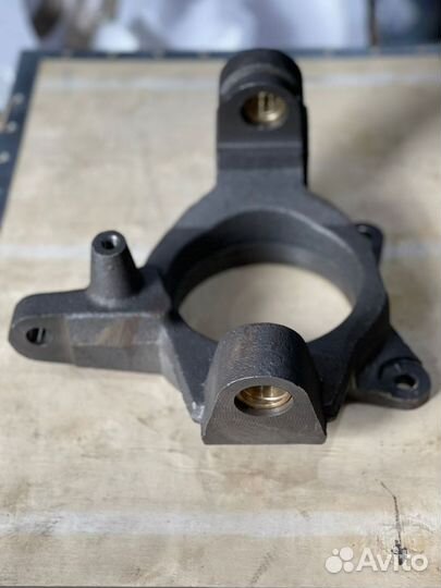 Кулак поворотный соболь 4х4 газ-27527 правый