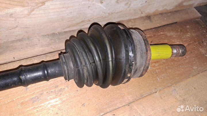 Привод передний правый Nissan Expert