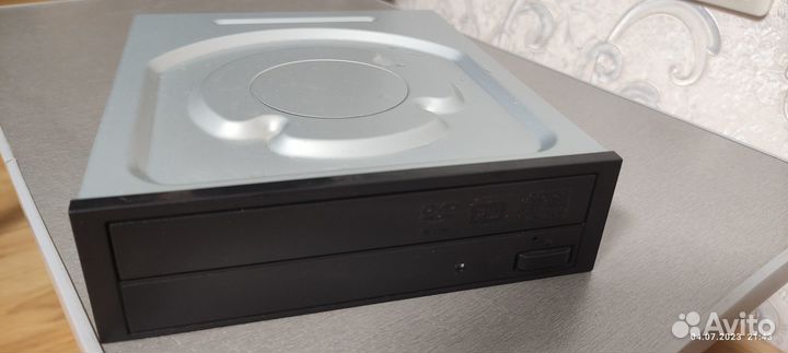 Dvd привод SATA