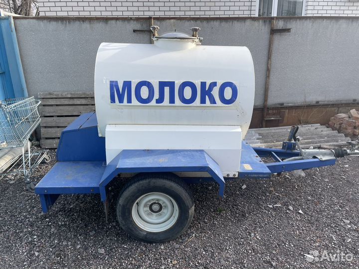 Прицеп- бочка для молока 750л