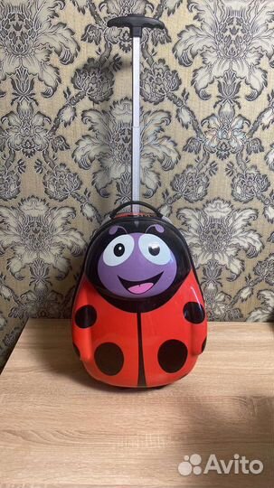 Детский чемодан на колесиках