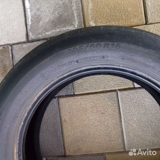 Bridgestone Ecopia EP200 205/60 R16 и 205/60 R16 92R