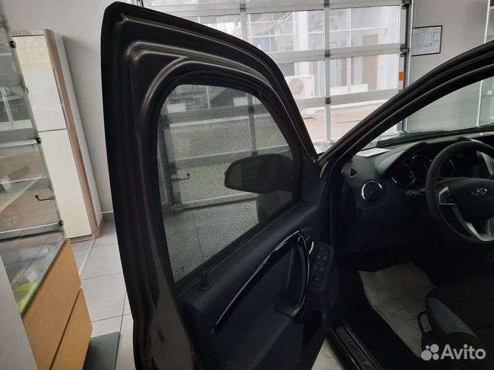 Каркасные шторки на LADA Largus