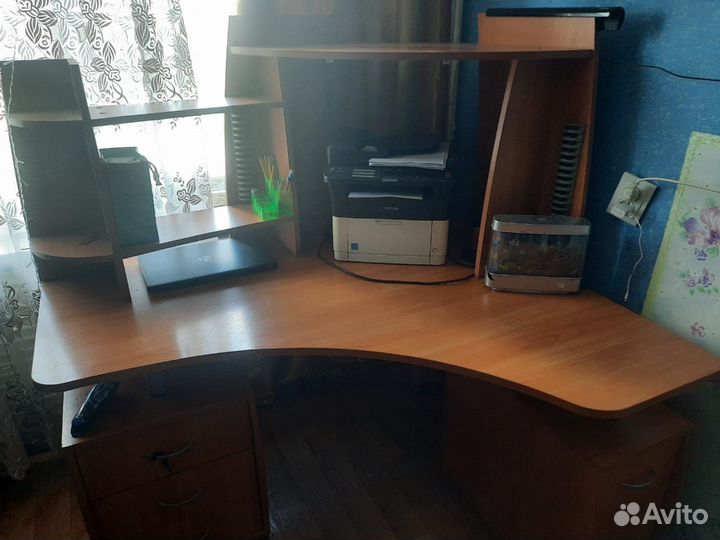 Компьютерный стол