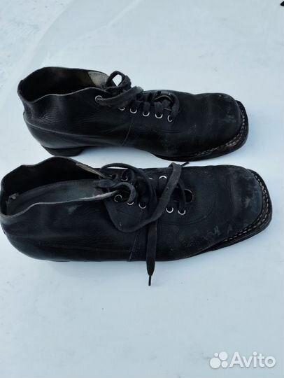 Лыжные ботинки