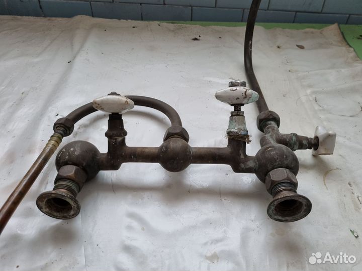 Кран старинный