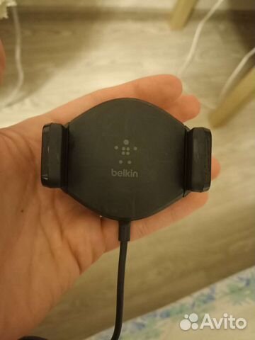 Беспроводная автомобильная зарядка для iPhone