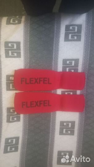 Щитки красные flexfel размер M,бу