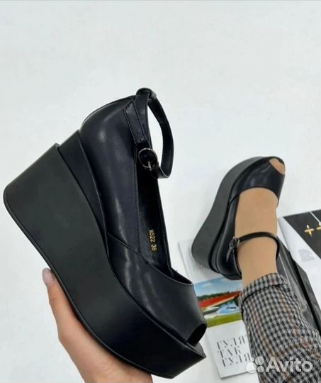 Туфли женские на платформе,с открытым носом 39 раз