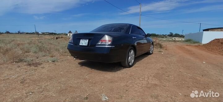 Nissan Gloria, 2000