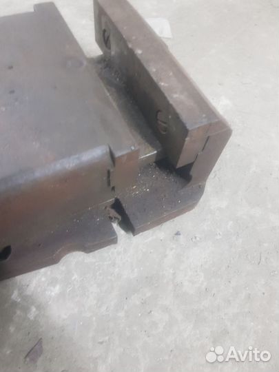 Тиски токарные