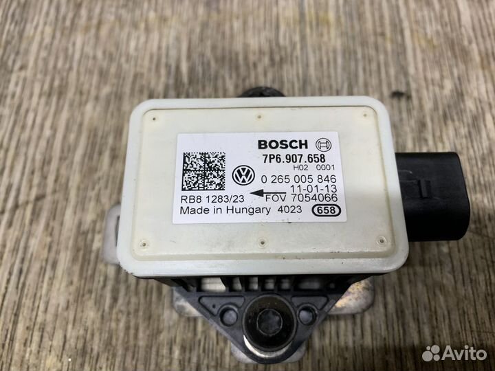 Volkswagen Touareg NF Датчик ускорения