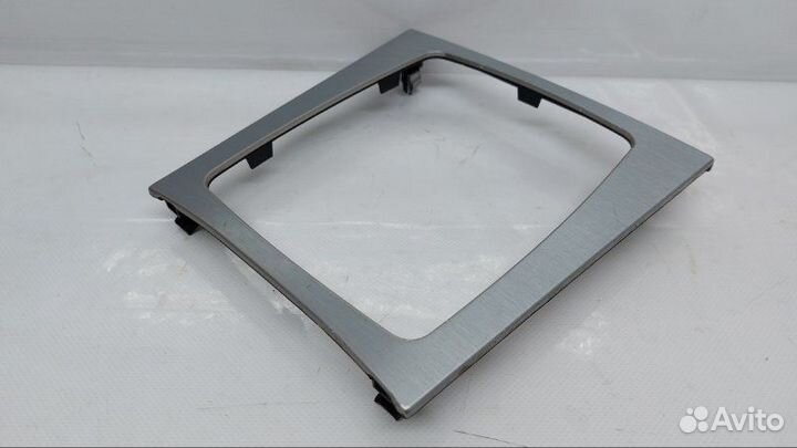 Накладка кулисы Mercedes-Benz C W204 6.3 2009