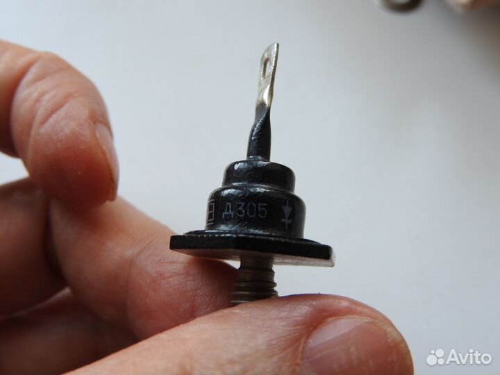 Выпрямительный диод Д 305