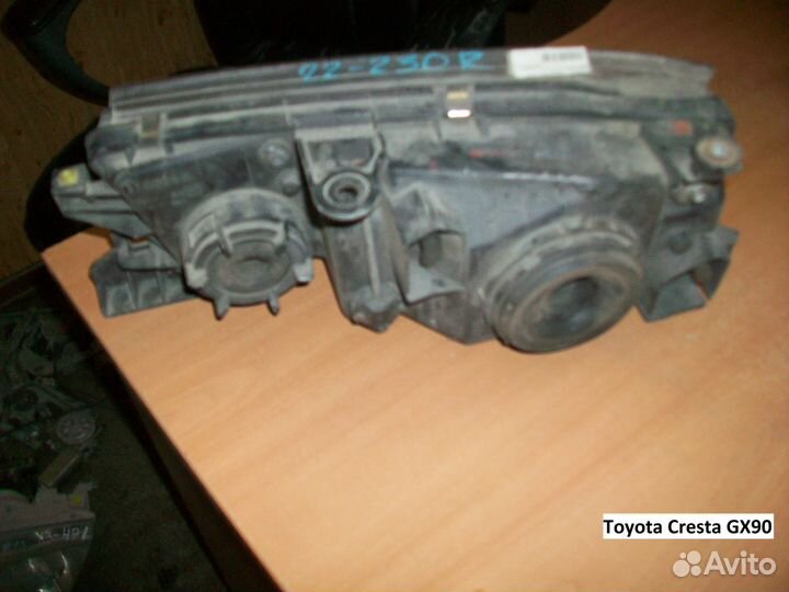 Фара правая на Toyota Cresta (Тойота Креста) GX90