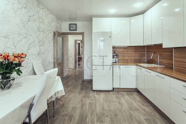 3-к. квартира, 90 м², 3/3 эт.