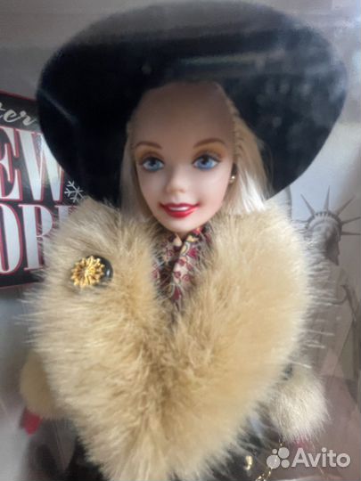 Коллекционная кукла Barbie City Seasons