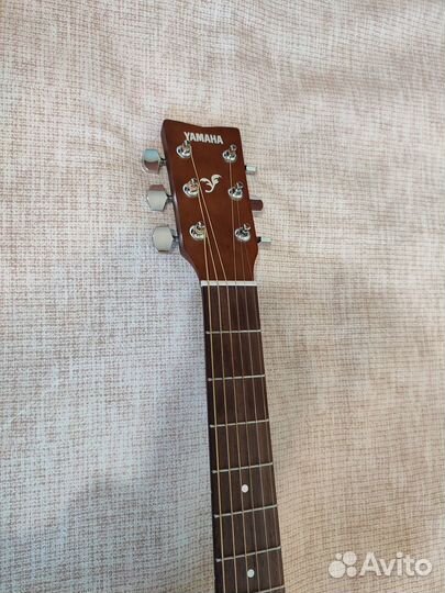 Акустическая гитара yamaha F-310 состояние новой