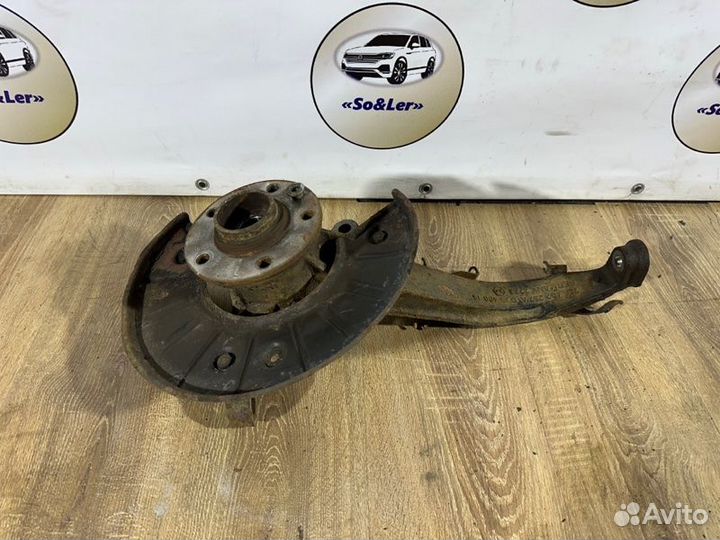 Кулак поворотный передний левый Volkswagen Touareg