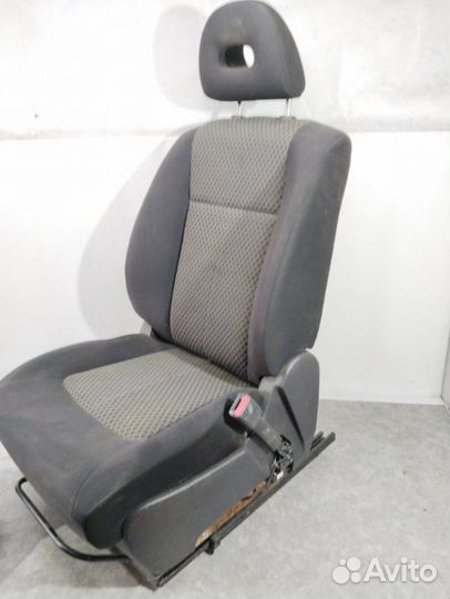 Сиденье пассажирское Nissan X-Trail T31 2.0 MR20DE