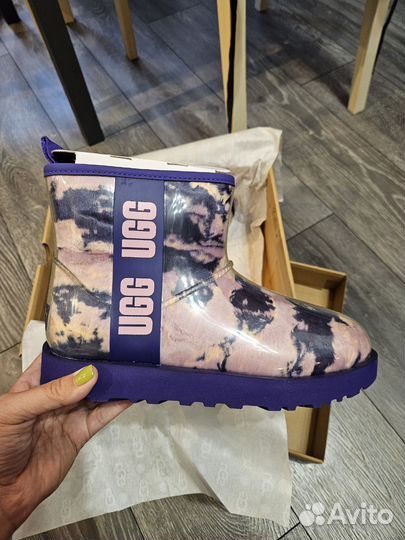 Ботинки женскиеUGG новые,оригинал