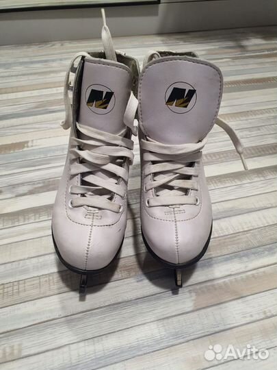 Коньки фигурные 31р-р