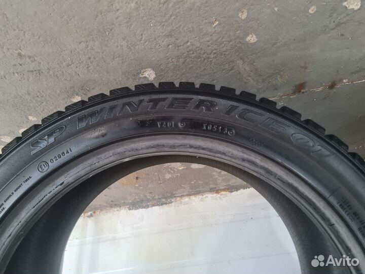 Dunlop SP Winter Ice 01 235/45 R17 97T